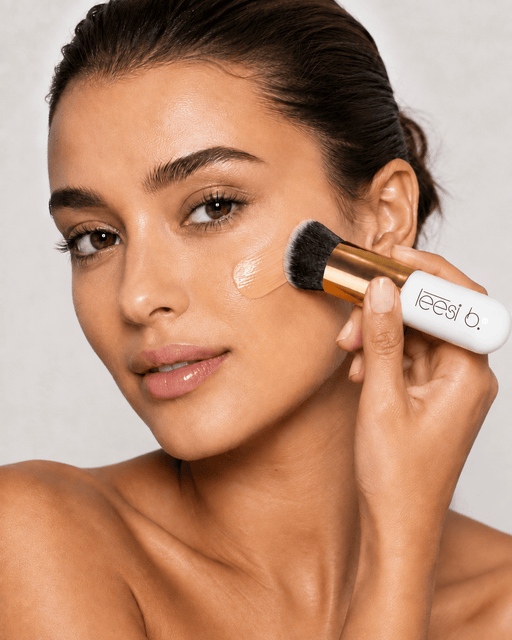 Tool Foundation Brush Leesi B.